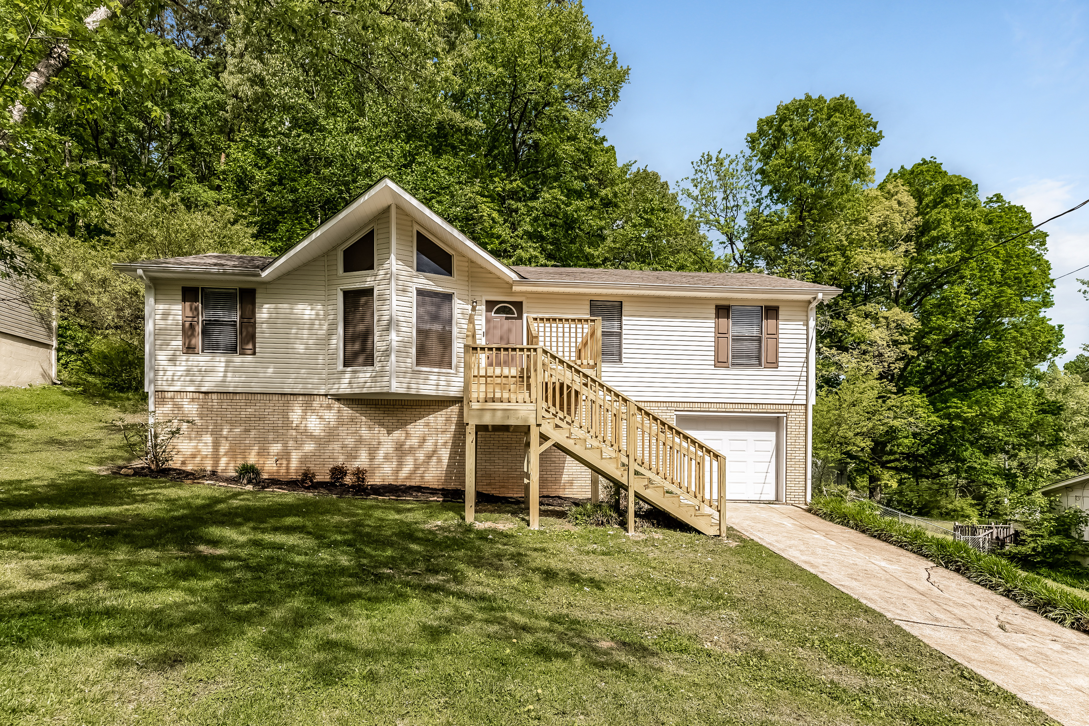 4246 Centerwood Dr Birmingham, AL 35215